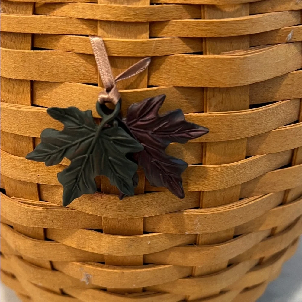 Longaberger 2000 October Fields Basket with Red Plaid liner leaf tie on Lid
